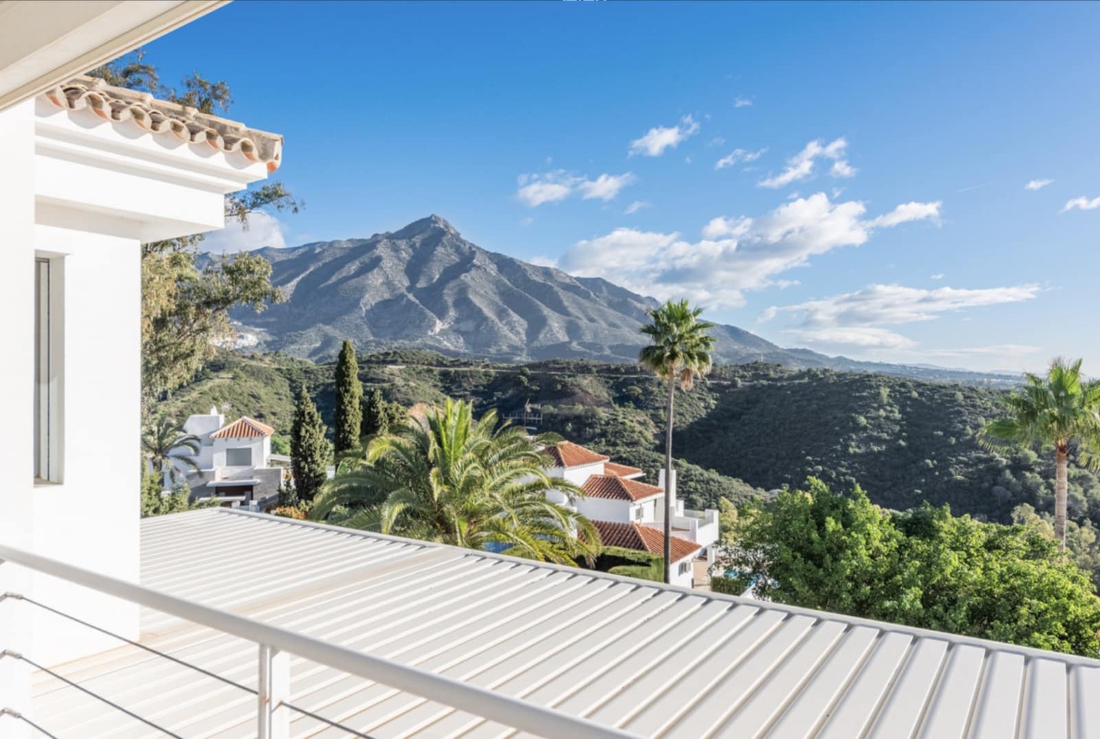 4 makuuhuone Huvila myytävänä paikassa Marbella mukana uima-altaan - 3 350 000 € (Ref: 9568321)