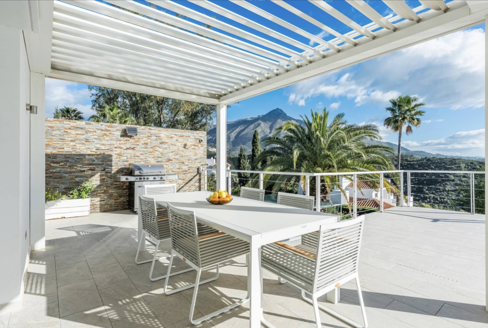 4 makuuhuone Huvila myytävänä paikassa Marbella mukana uima-altaan - 3 350 000 € (Ref: 9568321)