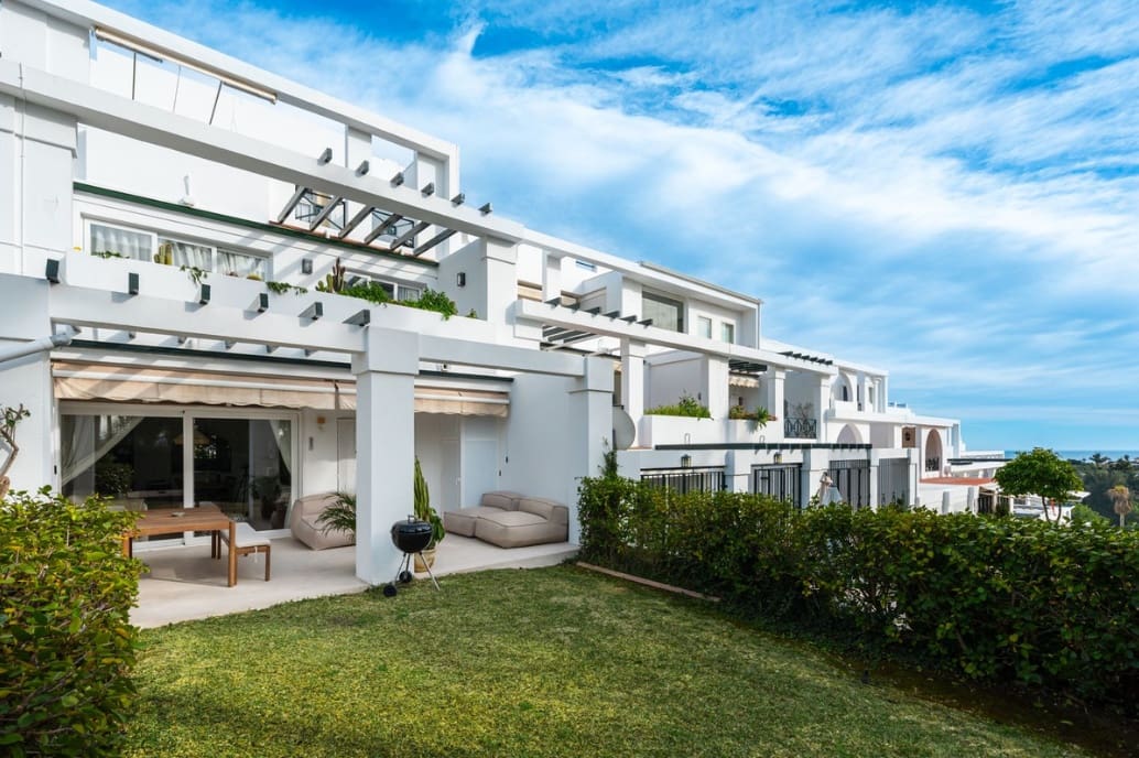 2 slaapkamer Appartement te koop in La Quinta met zwembad garage - € 460.000 (Ref: 9574442)
