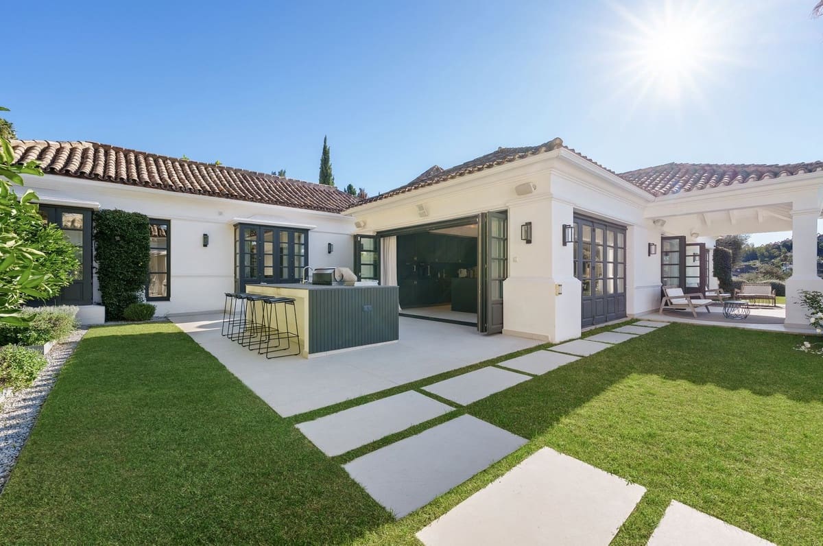 5 soveværelse Villa til salg i Nueva Andalucia med swimmingpool garage - € 11.950.000 (Ref: 9582644)