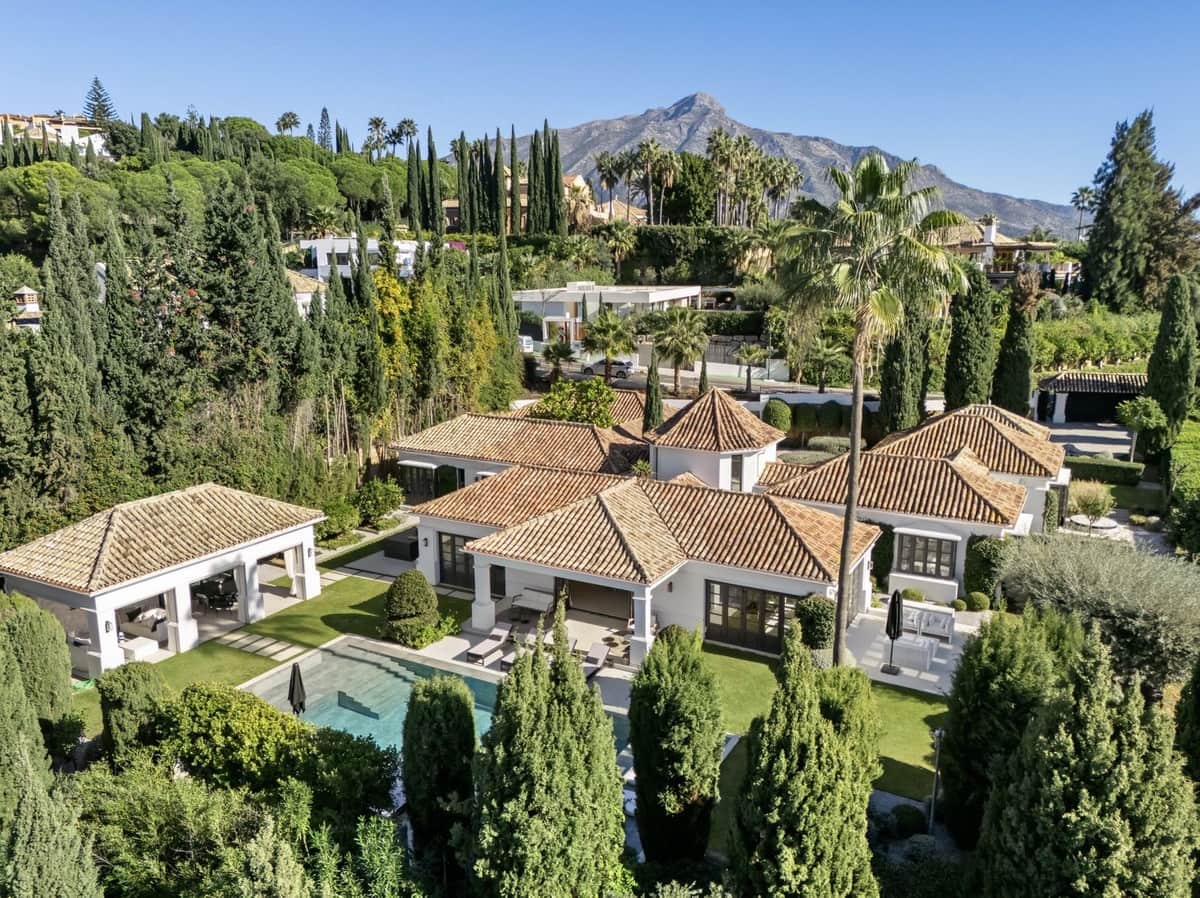 5 soveværelse Villa til salg i Nueva Andalucia med swimmingpool garage - € 11.950.000 (Ref: 9582644)