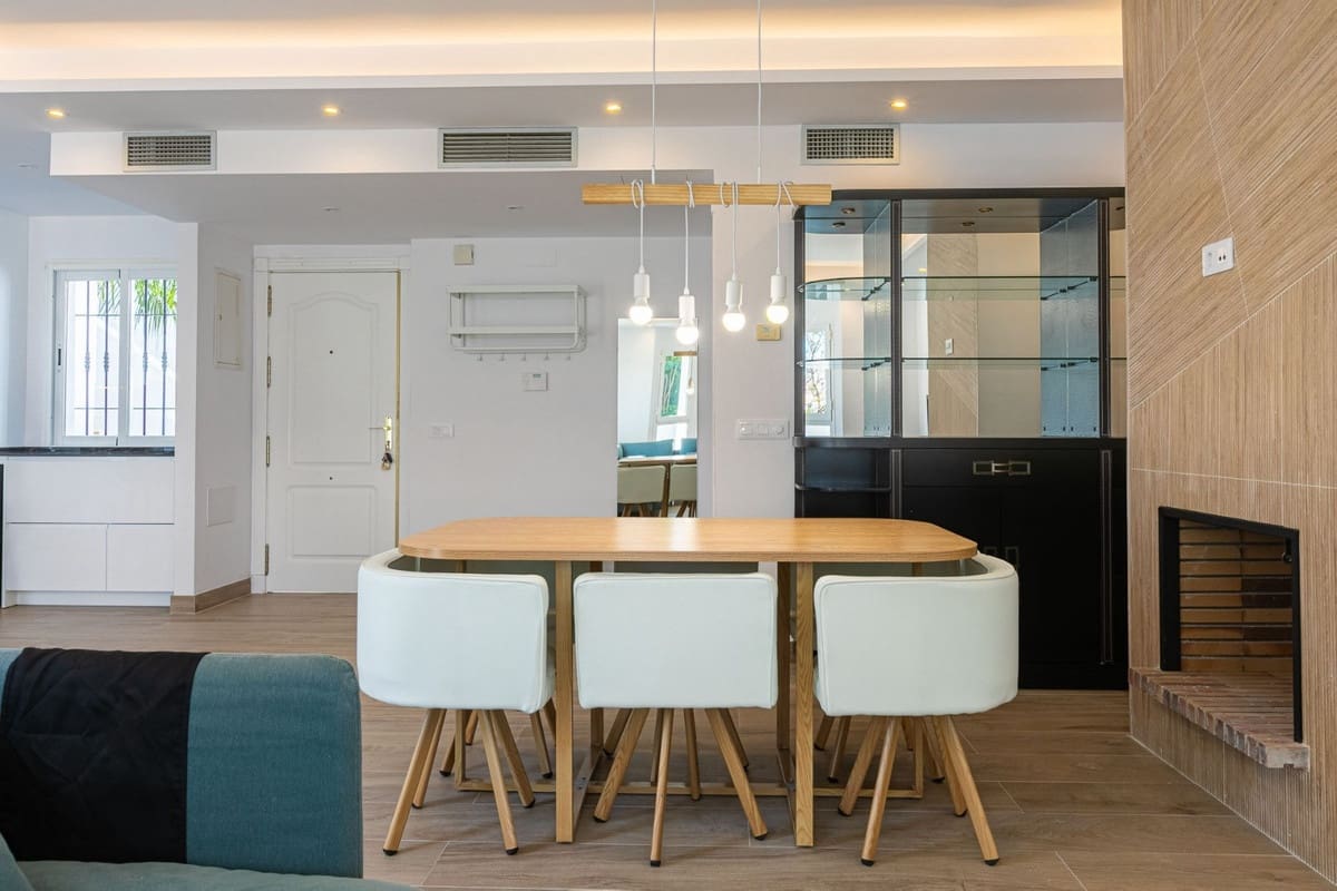 3 soveværelse Lejlighed til salg i Nueva Andalucia med swimmingpool - € 599.000 (Ref: 9586178)