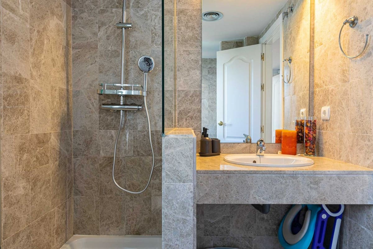 3 soveværelse Lejlighed til salg i Nueva Andalucia med swimmingpool - € 599.000 (Ref: 9586178)