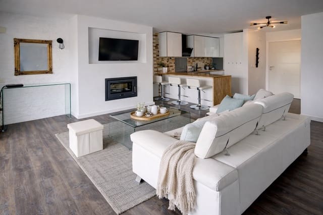 3 sovrum Lägenhet till salu i Nueva Andalucia, Marbella med pool - 380 000 € (Ref: 9591098)
