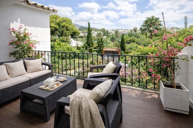 3 sovrum Lägenhet till salu i Nueva Andalucia, Marbella med pool - 380 000 € (Ref: 9591098)