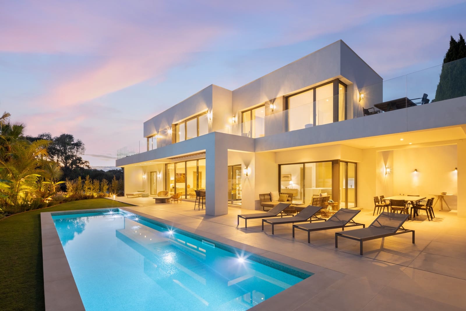 5 bedroom Villa for sale in Golden Mile with pool garage - € 4,950,000 (Ref: 9591099)