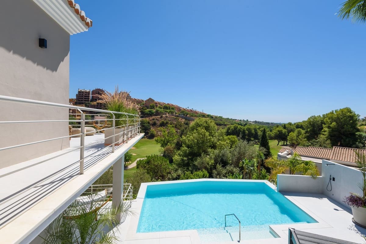 7 sovrum Villa till salu i Marbella med pool garage - 3 790 000 € (Ref: 9604852)