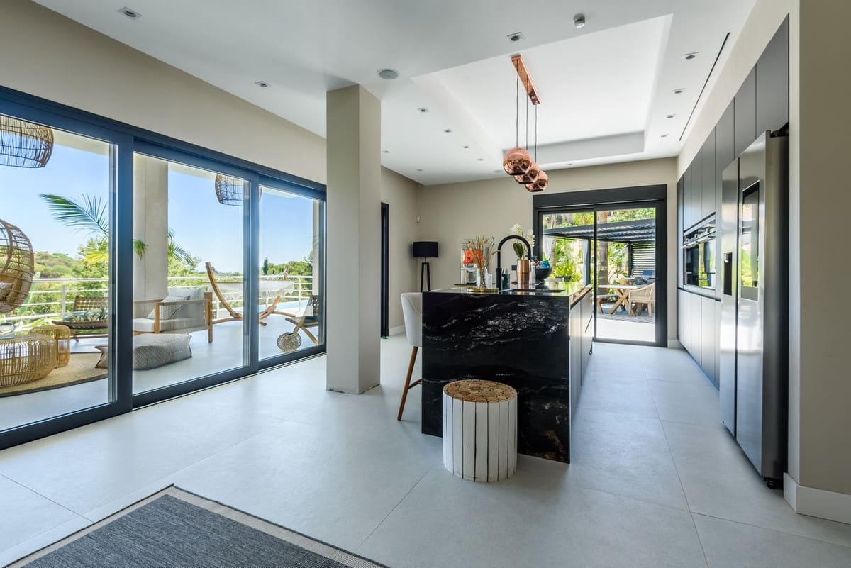 7 bedroom Villa for sale in Marbella with pool garage - € 3,790,000 (Ref: 9604852)