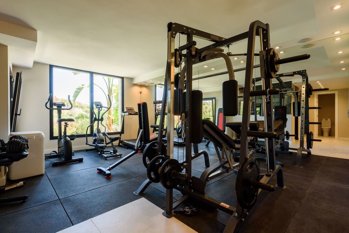 7 bedroom Villa for sale in Marbella with pool garage - € 3,790,000 (Ref: 9604852)