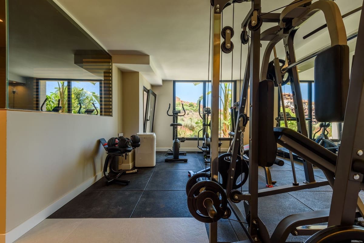 7 bedroom Villa for sale in Marbella with pool garage - € 3,790,000 (Ref: 9604852)