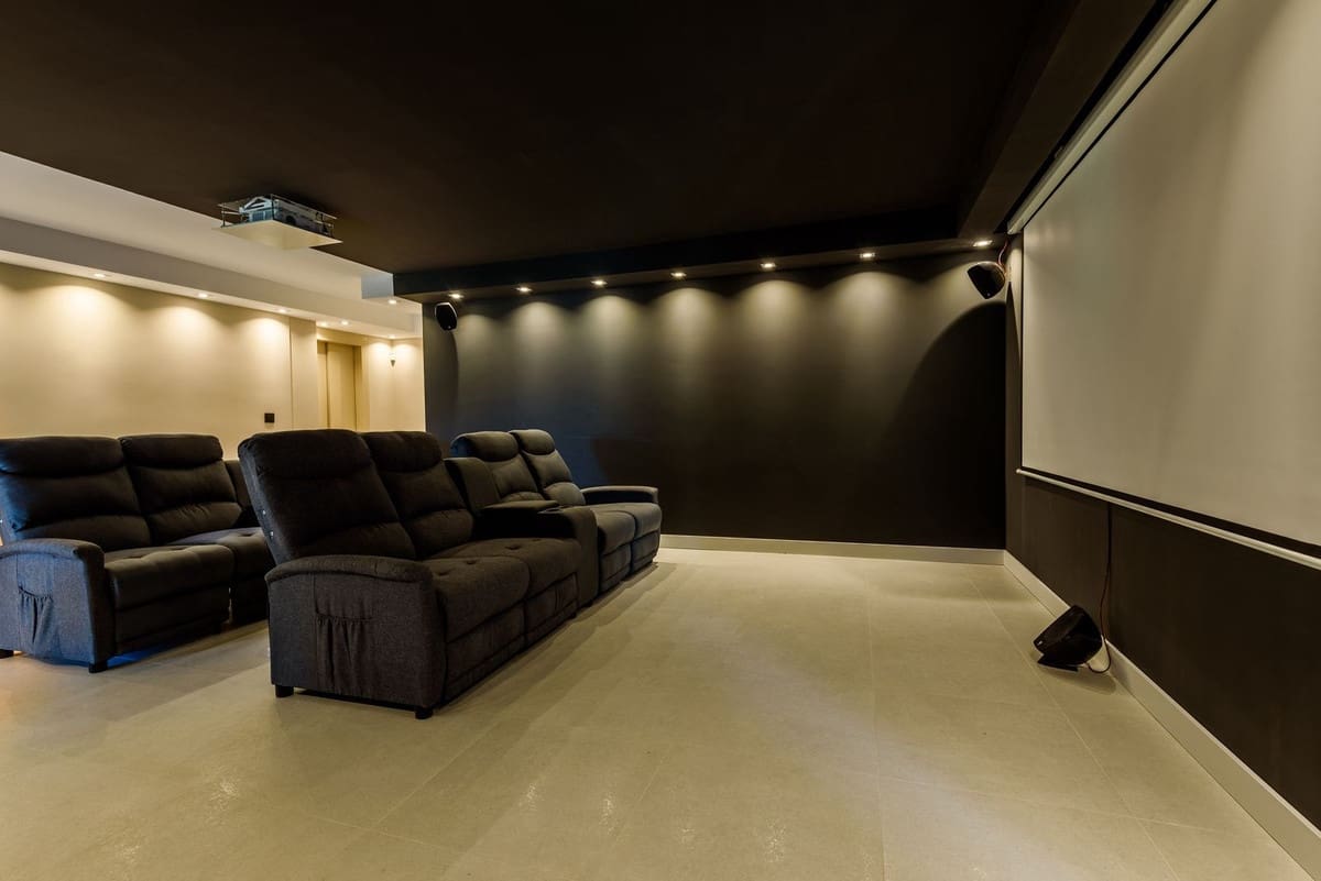 7 bedroom Villa for sale in Marbella with pool garage - € 3,790,000 (Ref: 9604852)
