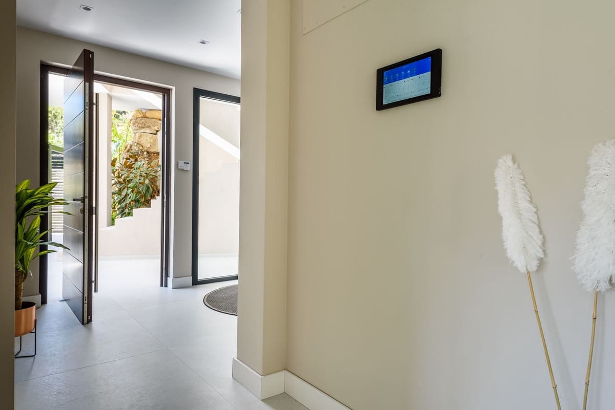 7 bedroom Villa for sale in Marbella with pool garage - € 3,790,000 (Ref: 9604852)