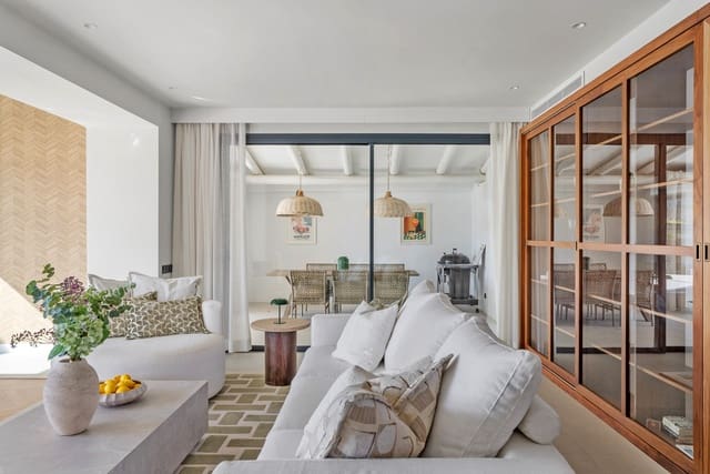 4 chambre Villa/Maison à vendre à Nueva Andalucia, Marbella avec piscine garage - 2 895 000 € (Ref: 9604853)