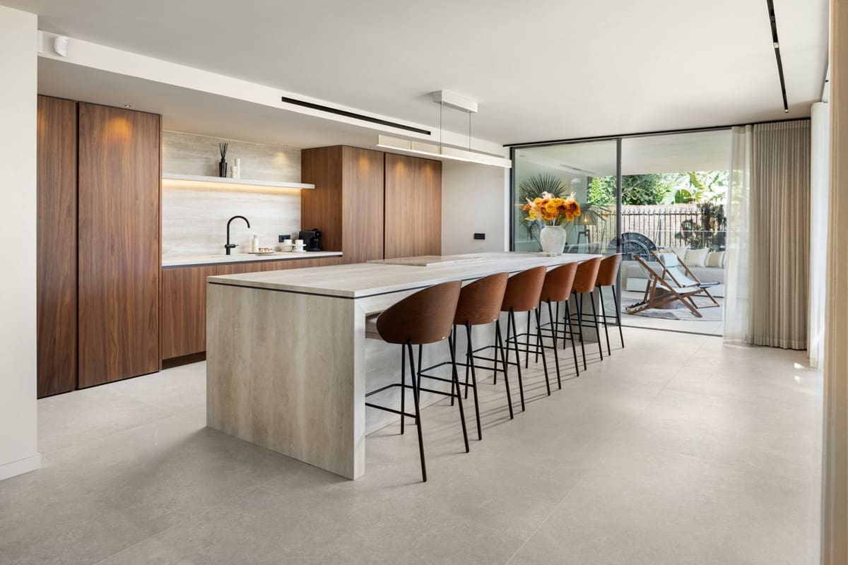 5 soverom Villa til salgs i Nueva Andalucia med svømmebasseng garasje - € 4 695 000 (Ref: 9604854)