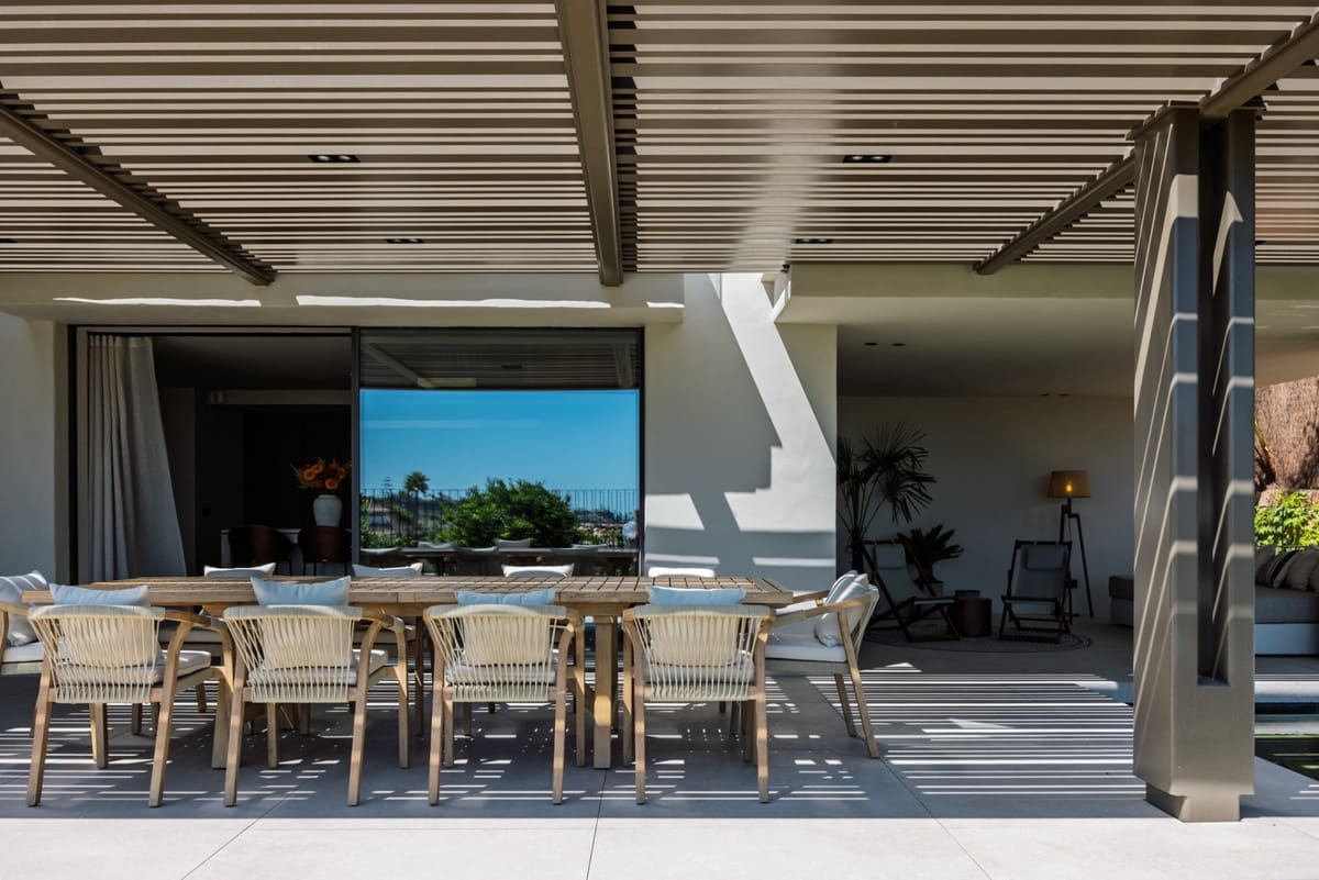 5 soverom Villa til salgs i Nueva Andalucia med svømmebasseng garasje - € 4 695 000 (Ref: 9604854)