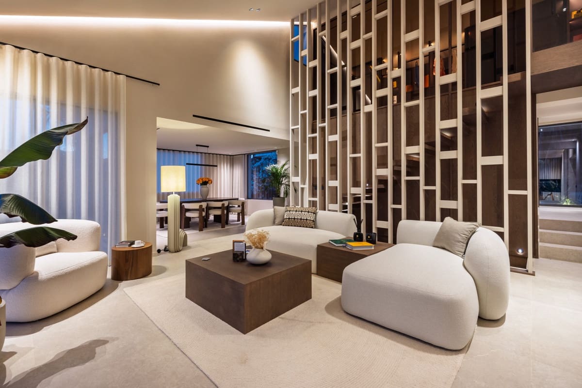 5 soverom Villa til salgs i Nueva Andalucia med svømmebasseng garasje - € 4 695 000 (Ref: 9604854)