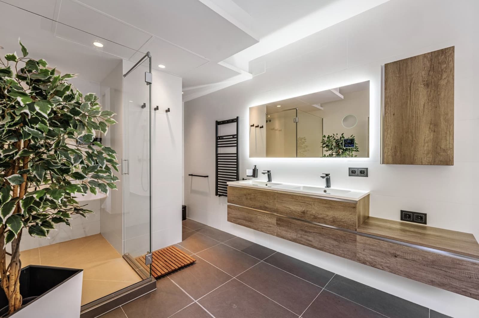 5 Zimmer Villa zu verkaufen in Marbella mit Pool Garage - 2.199.900 € (Ref: 9607949)