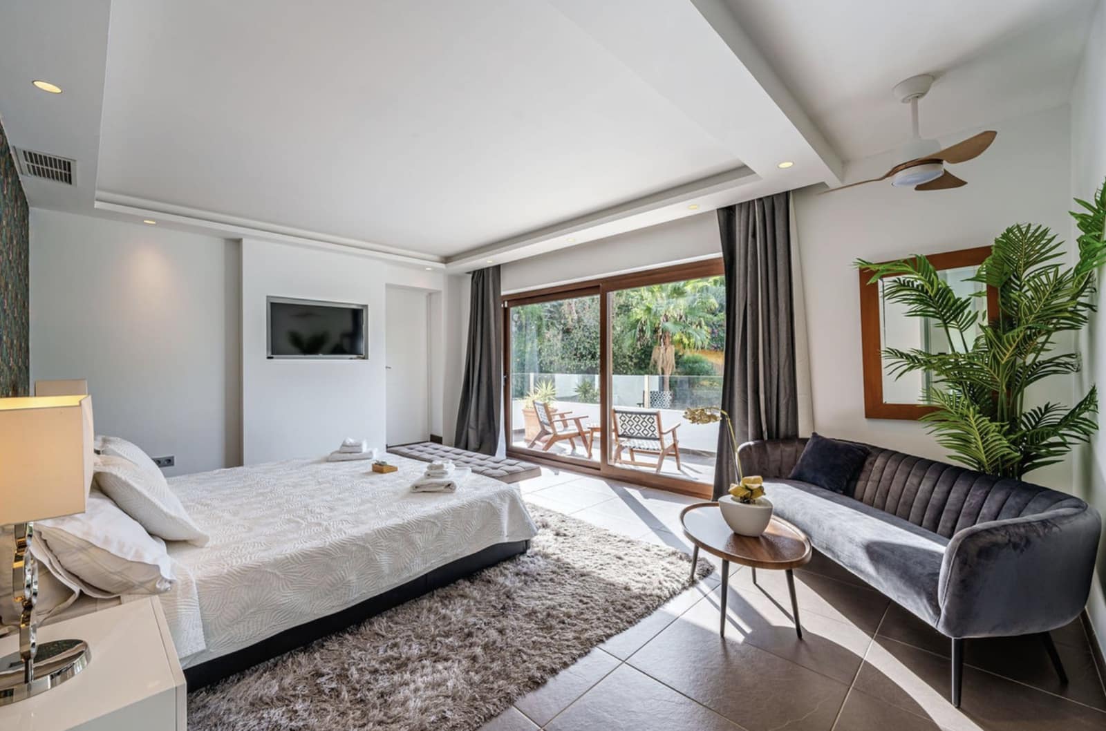 5 Zimmer Villa zu verkaufen in Marbella mit Pool Garage - 2.199.900 € (Ref: 9607949)