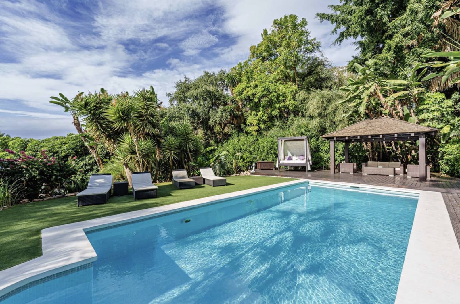 5 Zimmer Villa zu verkaufen in Marbella mit Pool Garage - 2.199.900 € (Ref: 9607949)