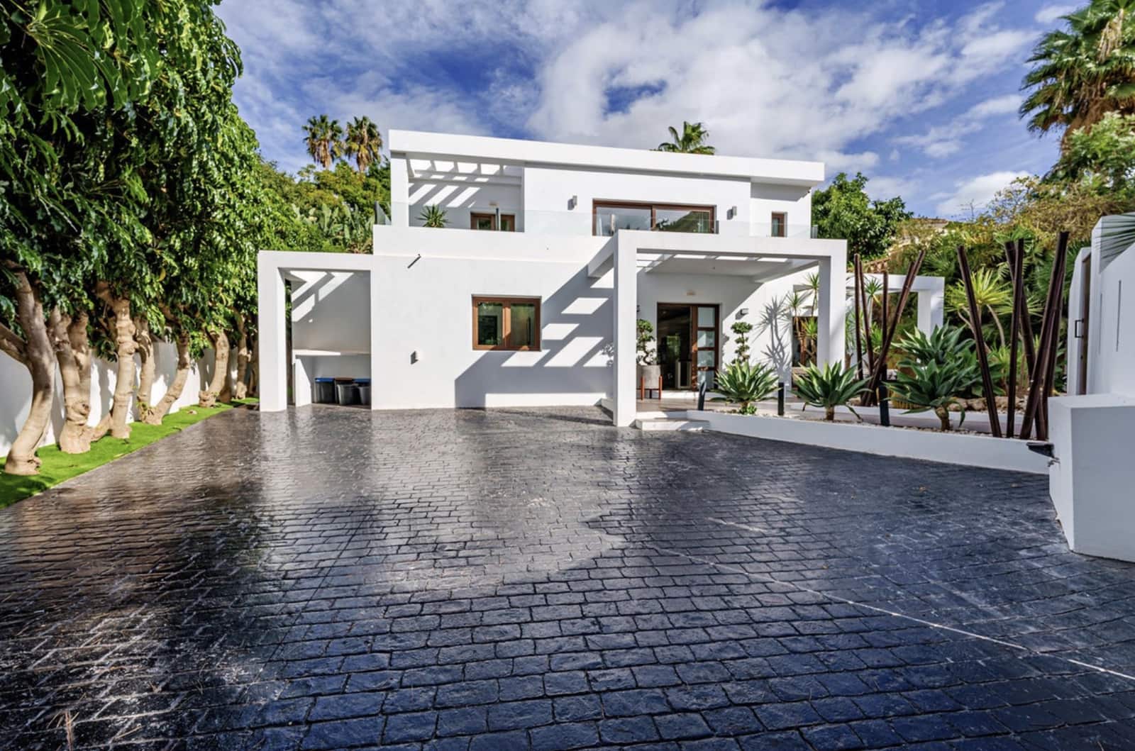 5 Zimmer Villa zu verkaufen in Marbella mit Pool Garage - 2.199.900 € (Ref: 9607949)