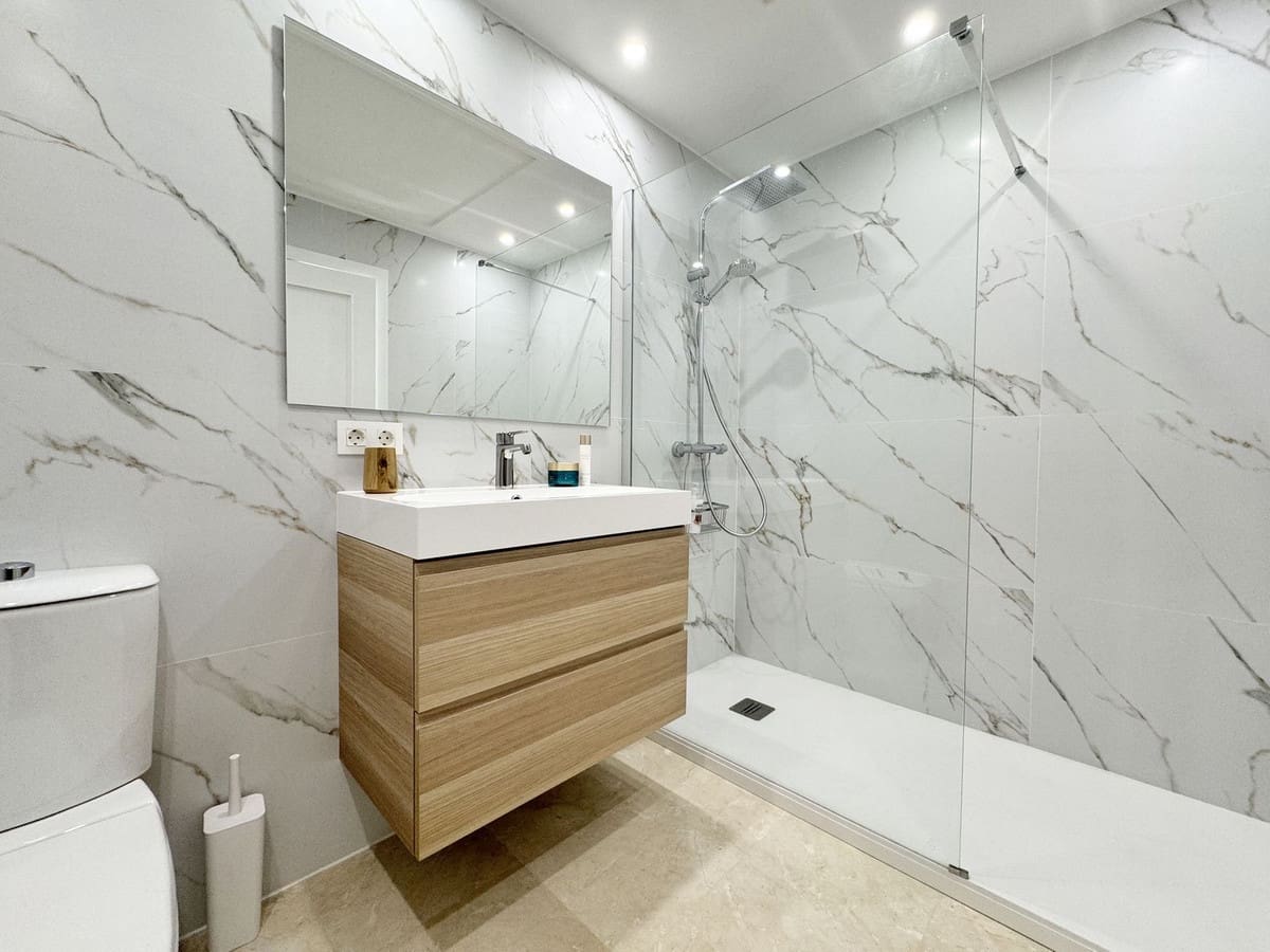 2 sovrum Takvåning till salu i Nueva Andalucia med pool garage - 895 000 € (Ref: 9607950)