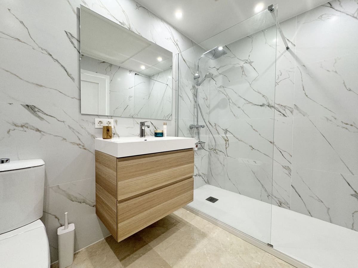 2 slaapkamer Penthouse te koop in Nueva Andalucia met zwembad garage - € 895.000 (Ref: 9607950)