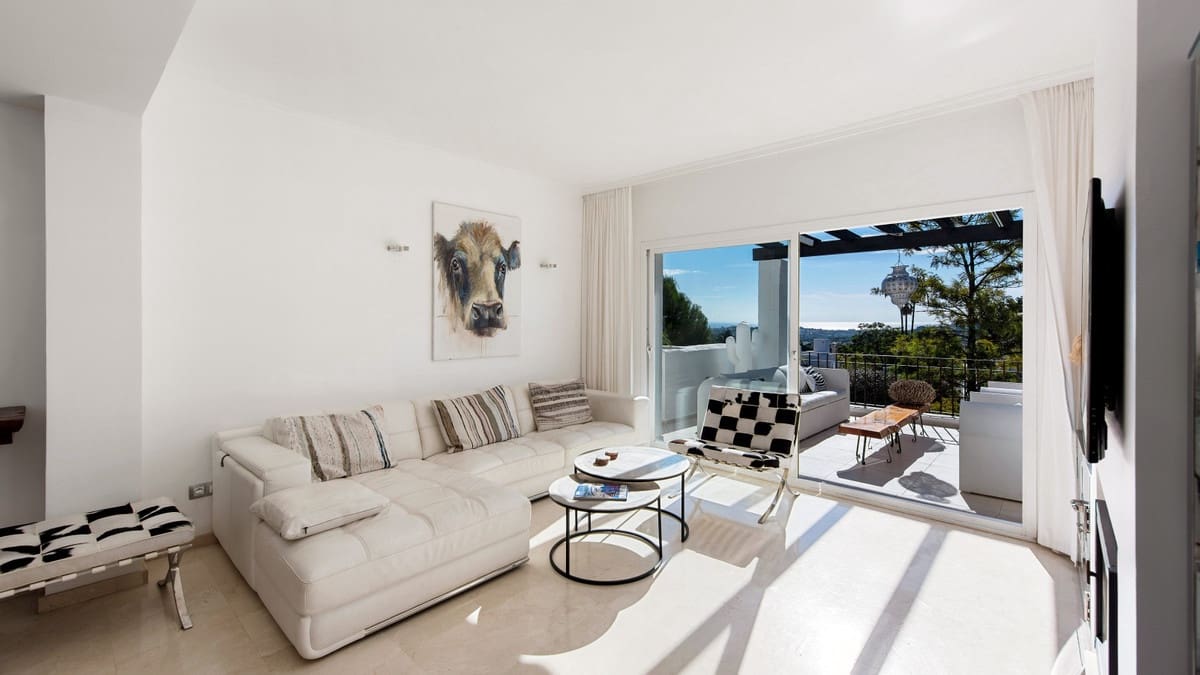 2 slaapkamer Penthouse te koop in Nueva Andalucia met zwembad garage - € 895.000 (Ref: 9607950)