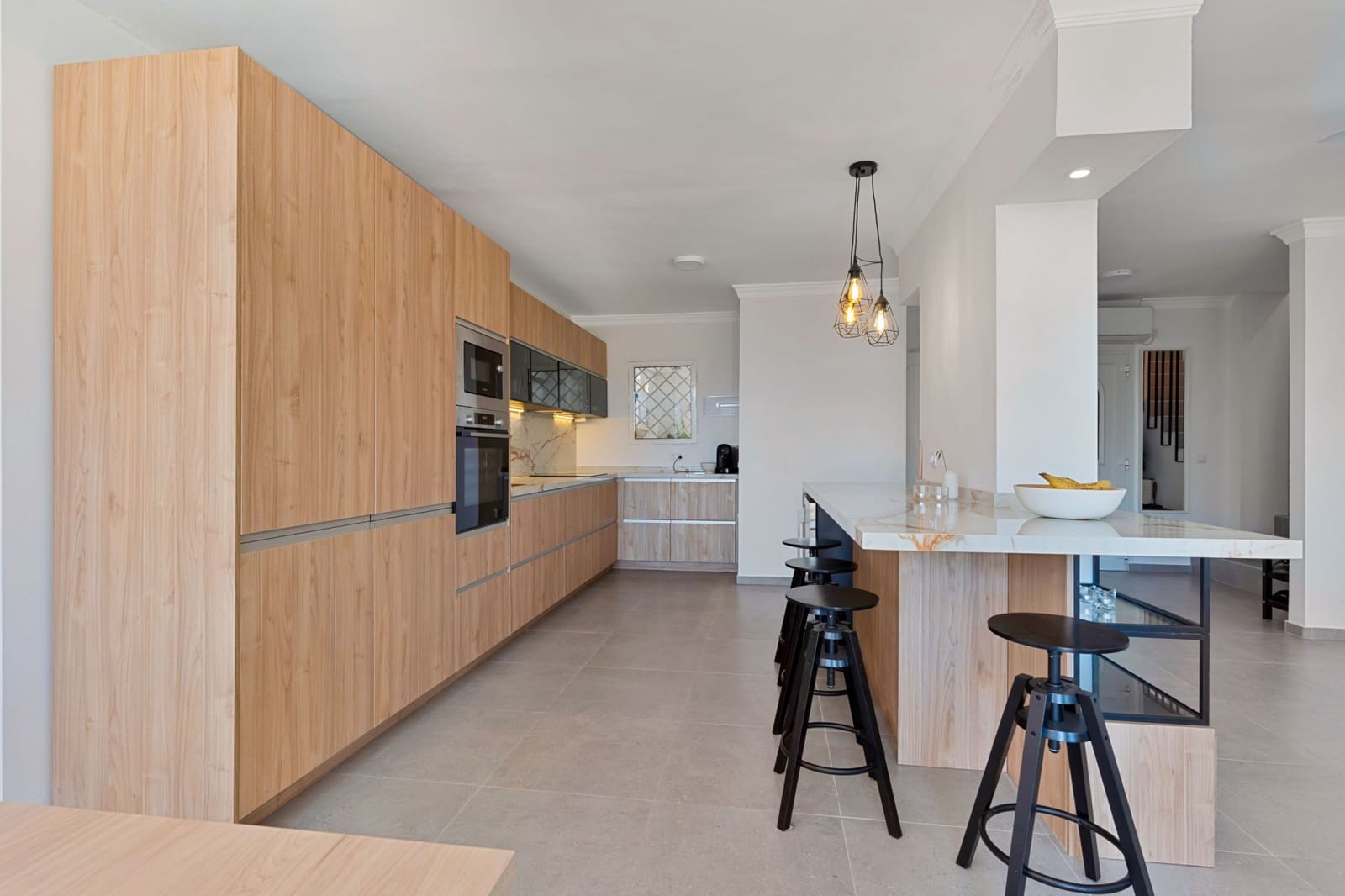 3 soverom Leilighet til salgs i Nueva Andalucia med svømmebasseng - € 749 000 (Ref: 9611318)