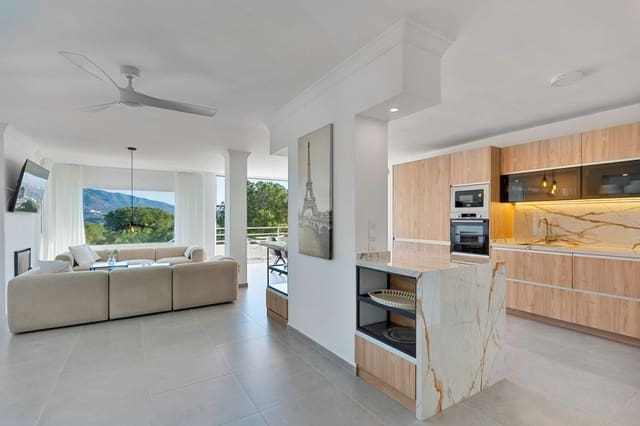 3 sovrum Lägenhet till salu i Las Brisas, Marbella med pool - 749 000 € (Ref: 9611318)