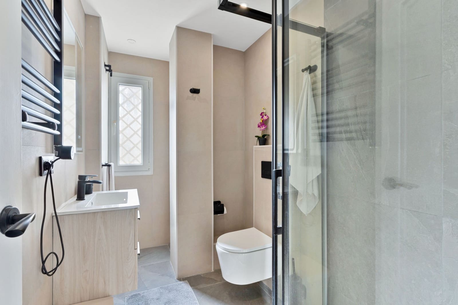 3 soverom Leilighet til salgs i Nueva Andalucia med svømmebasseng - € 749 000 (Ref: 9611318)