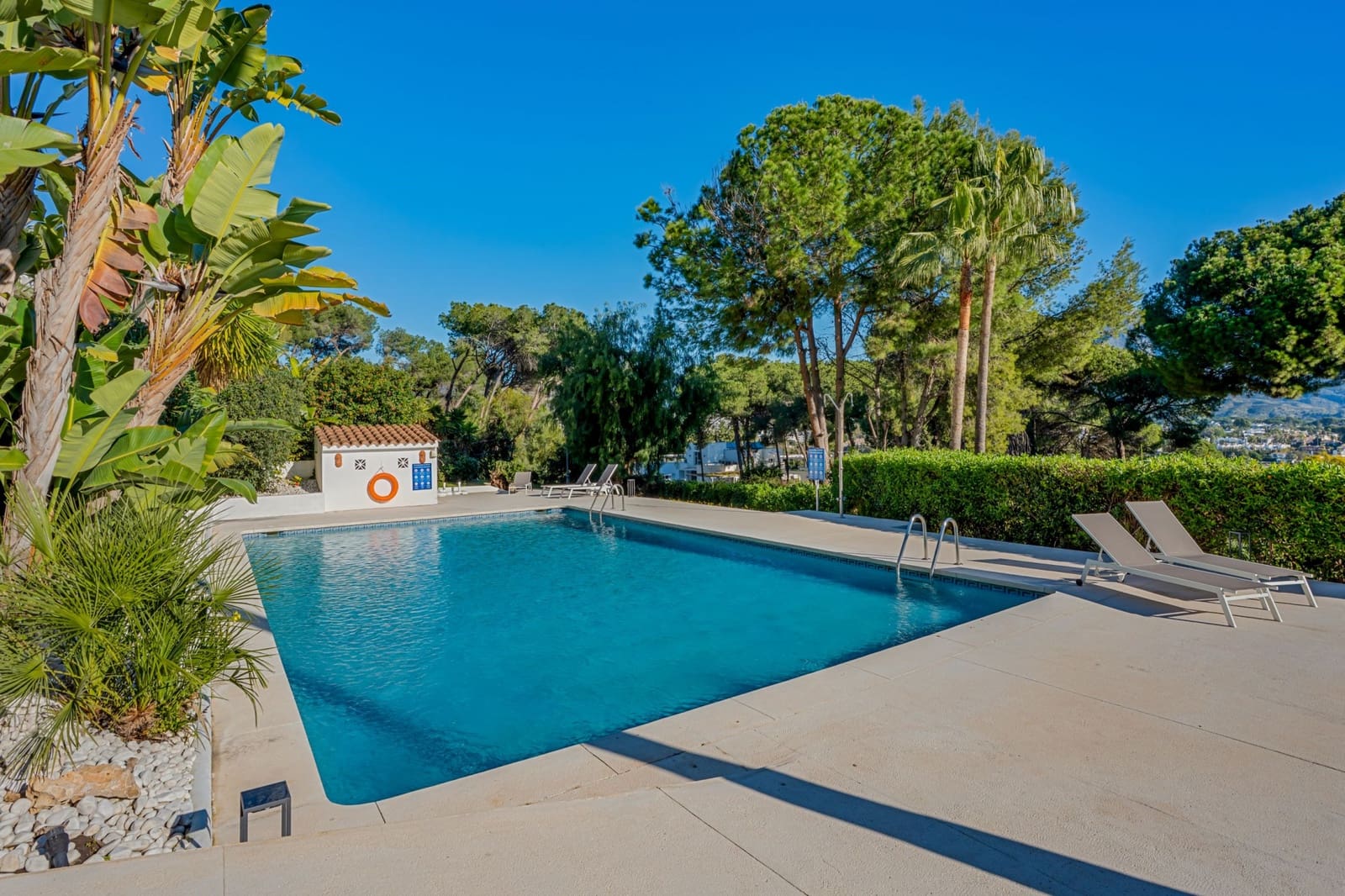 3 soverom Leilighet til salgs i Nueva Andalucia med svømmebasseng - € 749 000 (Ref: 9611318)