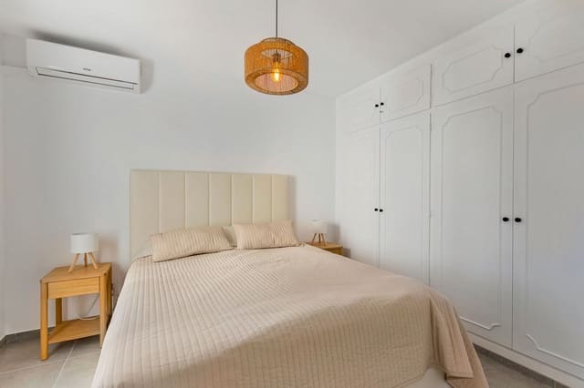 3 chambre Appartement à vendre à Las Brisas, Marbella avec piscine - 695 000 € (Ref: 9611318)
