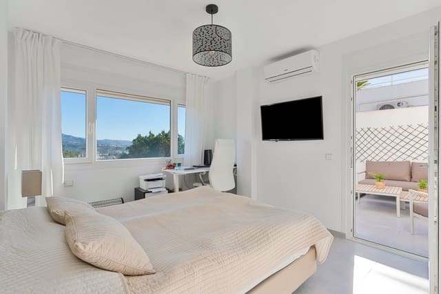 3 chambre Appartement à vendre à Las Brisas, Marbella avec piscine - 695 000 € (Ref: 9611318)