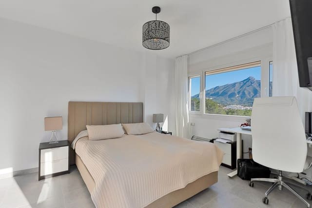 3 chambre Appartement à vendre à Las Brisas, Marbella avec piscine - 695 000 € (Ref: 9611318)