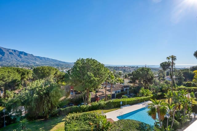 3 chambre Appartement à vendre à Las Brisas, Marbella avec piscine - 695 000 € (Ref: 9611318)