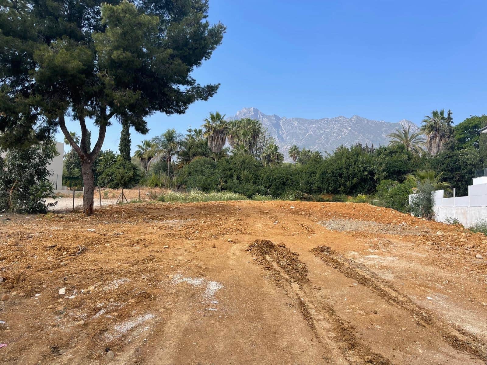Building Plot for sale in Marbella - € 1,100,000 (Ref: 9611319)