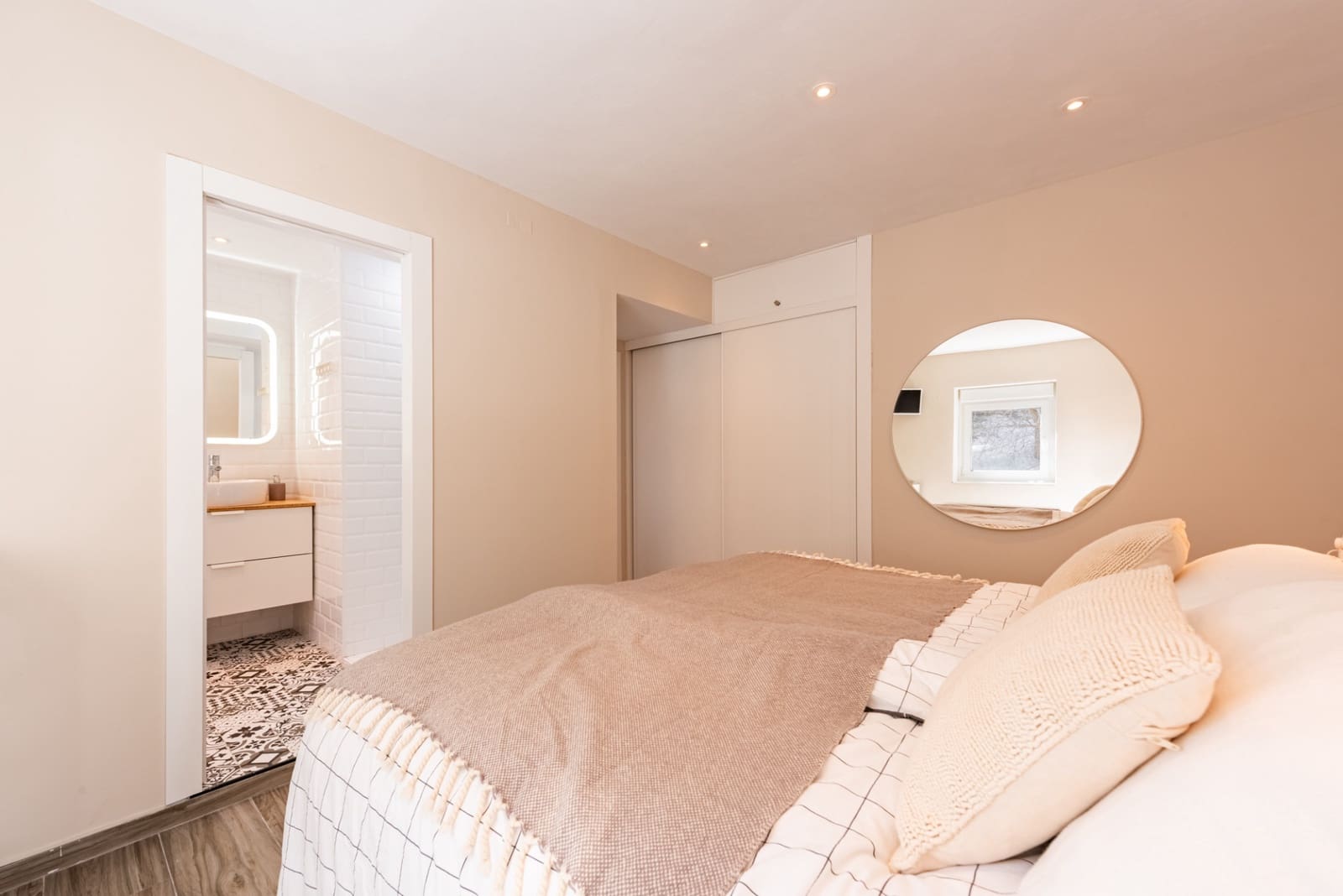 2 bedroom Apartment for sale in Monachil with garage - € 575,000 (Ref: 9619217)