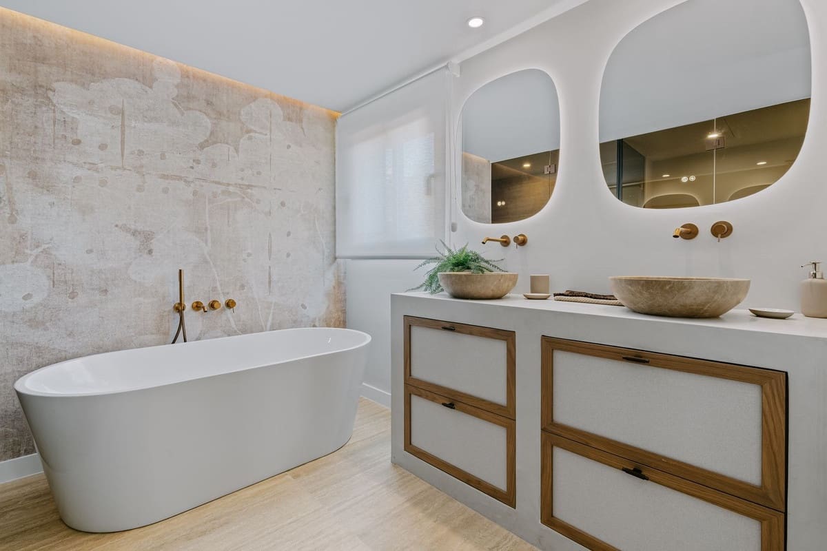 Apartamento de 3 habitaciones en Nueva Andalucia en venta con piscina garaje - 1.350.000 € (Ref: 9619218)