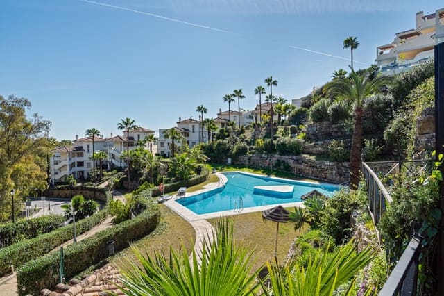 Apartamento de 3 habitaciones en Nueva Andalucia, Marbella en venta con piscina garaje - 1.350.000 € (Ref: 9619218)