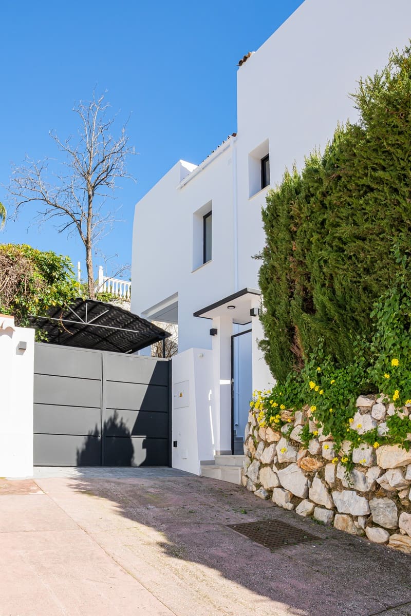 3 sovrum Villa till salu i Nueva Andalucia med pool garage - 1 195 000 € (Ref: 9625549)