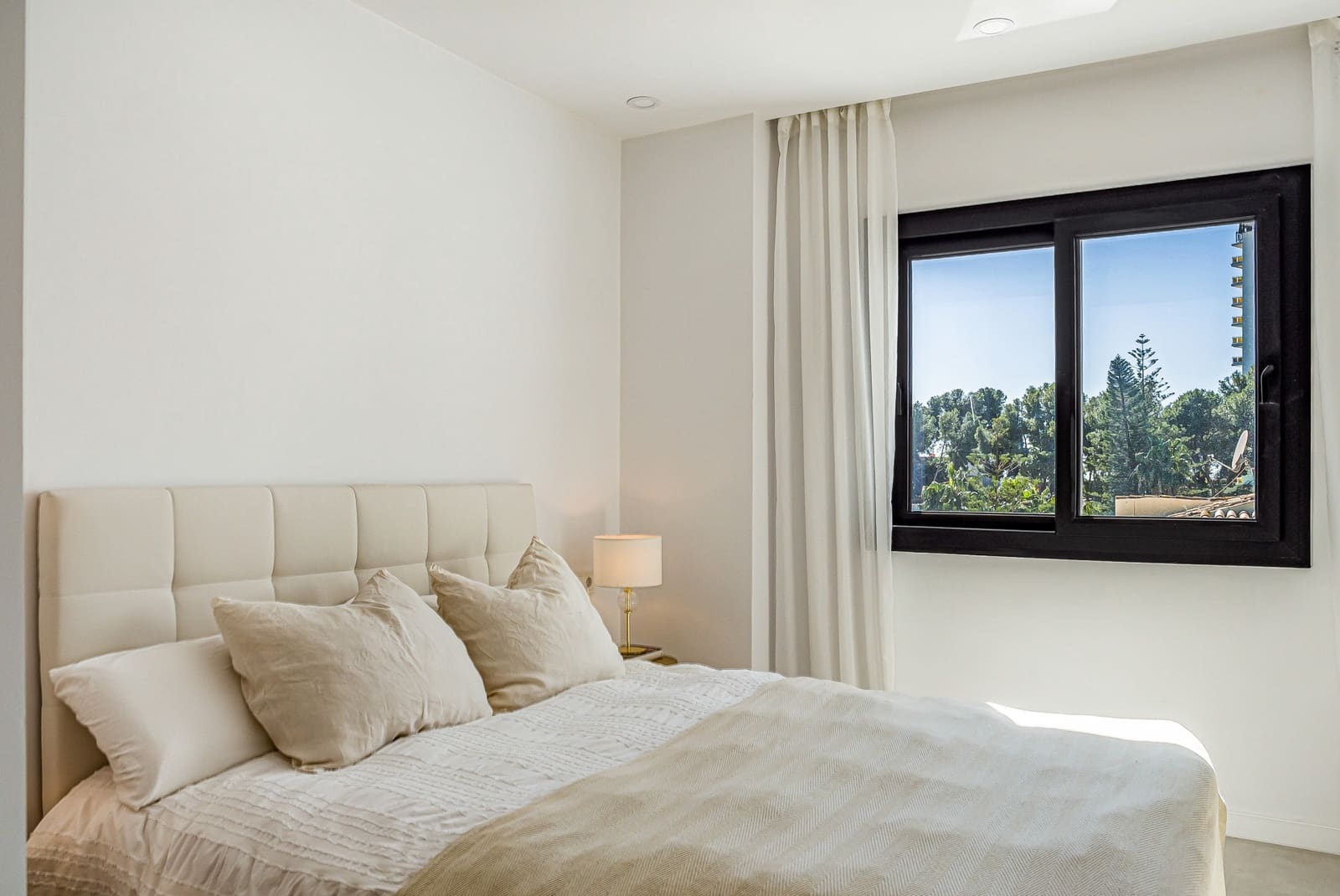 3 sovrum Villa till salu i Nueva Andalucia med pool garage - 1 195 000 € (Ref: 9625549)