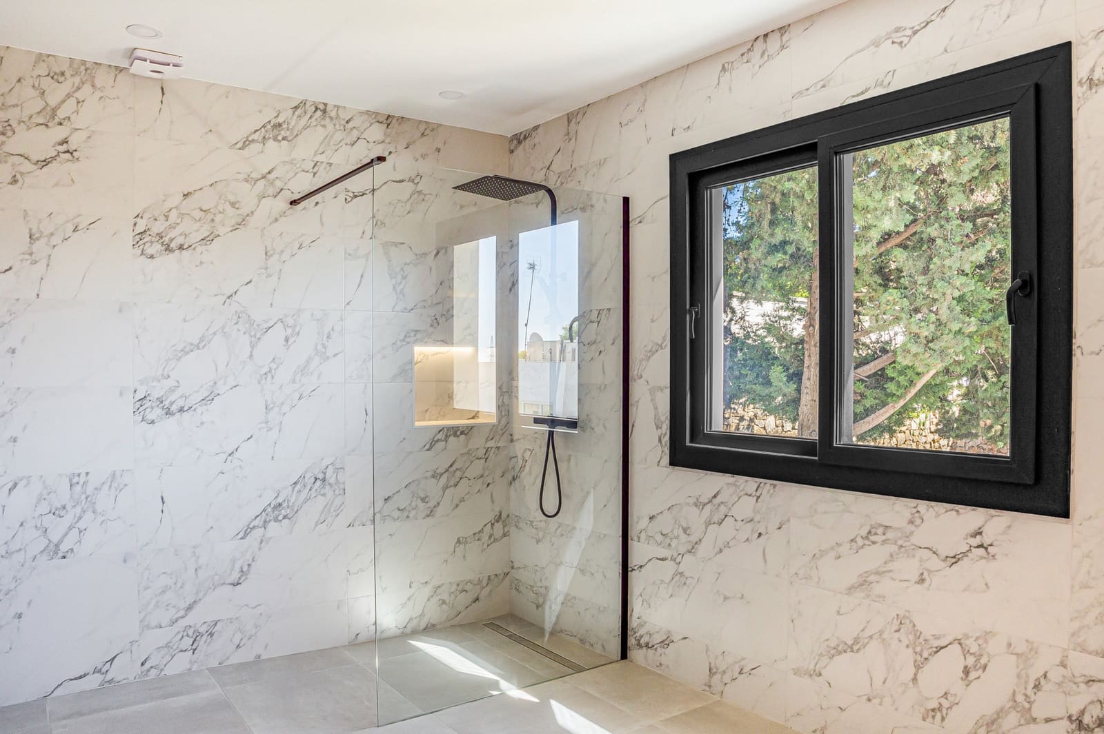 3 sovrum Villa till salu i Nueva Andalucia med pool garage - 1 195 000 € (Ref: 9625549)