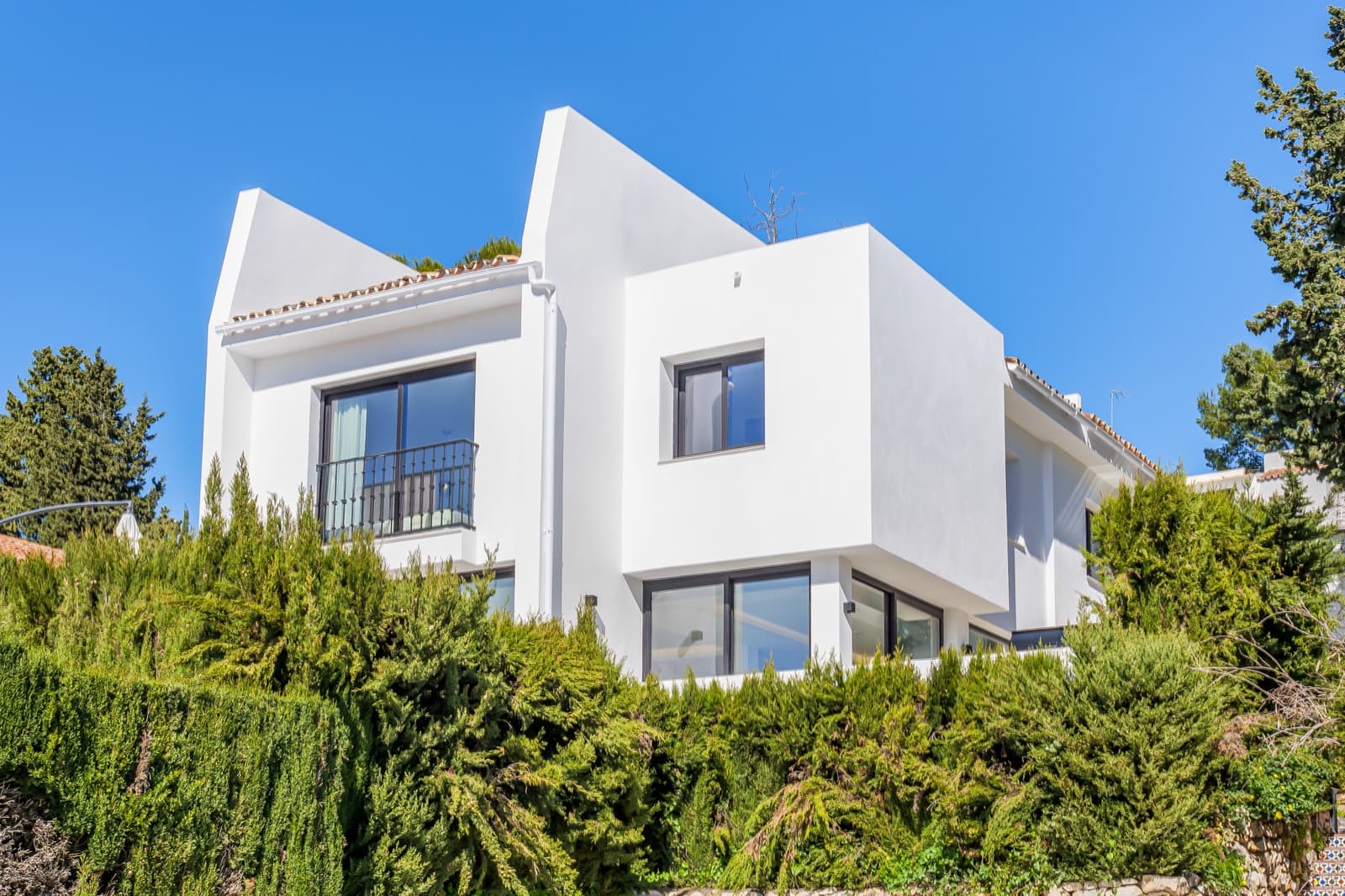 3 sovrum Villa till salu i Nueva Andalucia med pool garage - 1 195 000 € (Ref: 9625549)