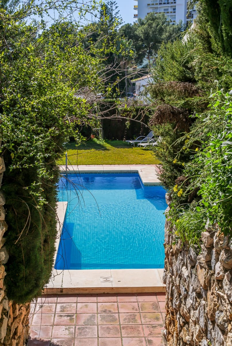 3 sovrum Villa till salu i Nueva Andalucia med pool garage - 1 195 000 € (Ref: 9625549)