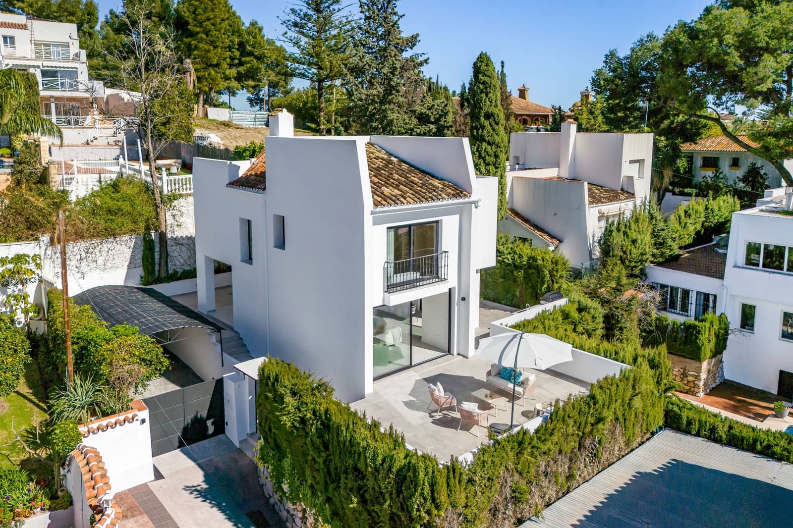 3 sovrum Villa till salu i Nueva Andalucia med pool garage - 1 195 000 € (Ref: 9625549)