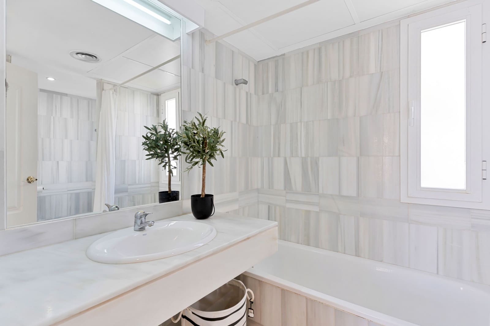 3 camera da letto Attico in vendita in Nueva Andalucia con piscina - 560.000 € (Rif: 9625550)