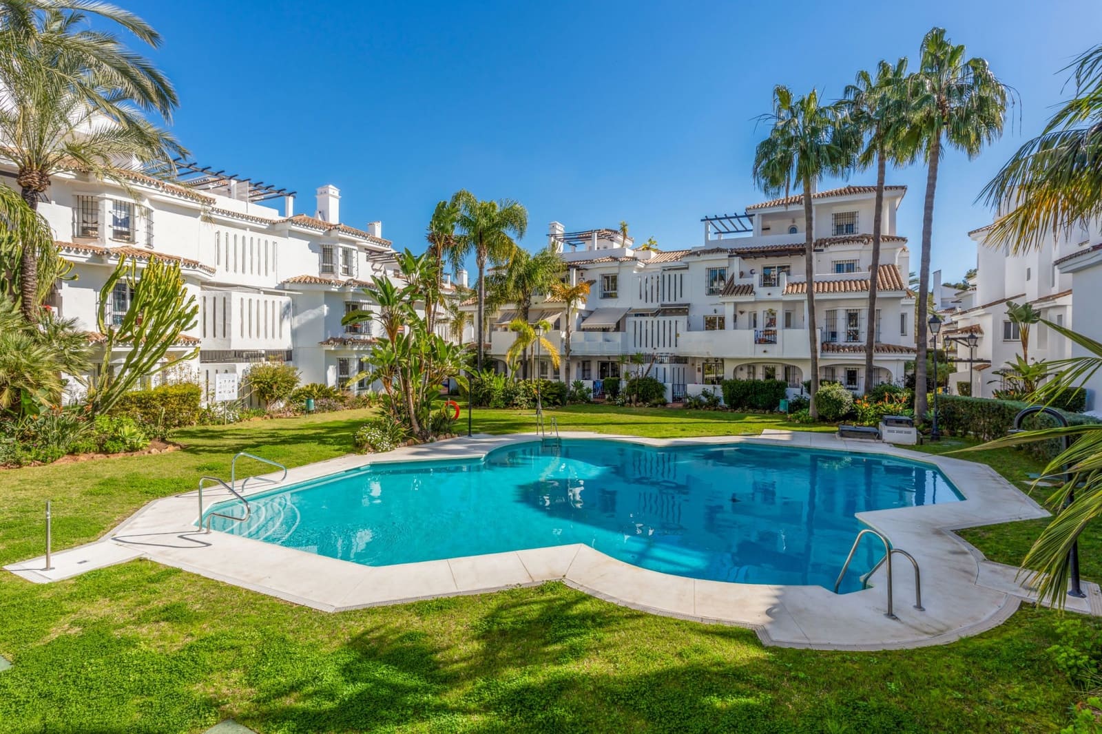 3 camera da letto Attico in vendita in Nueva Andalucia con piscina - 560.000 € (Rif: 9625550)