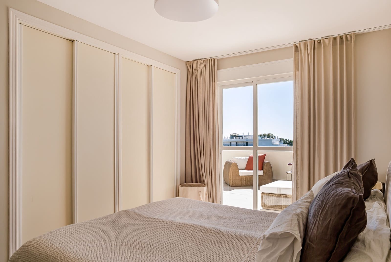 2 soveværelse Penthouse til salg i Nueva Andalucia med swimmingpool garage - € 570.000 (Ref: 9625551)