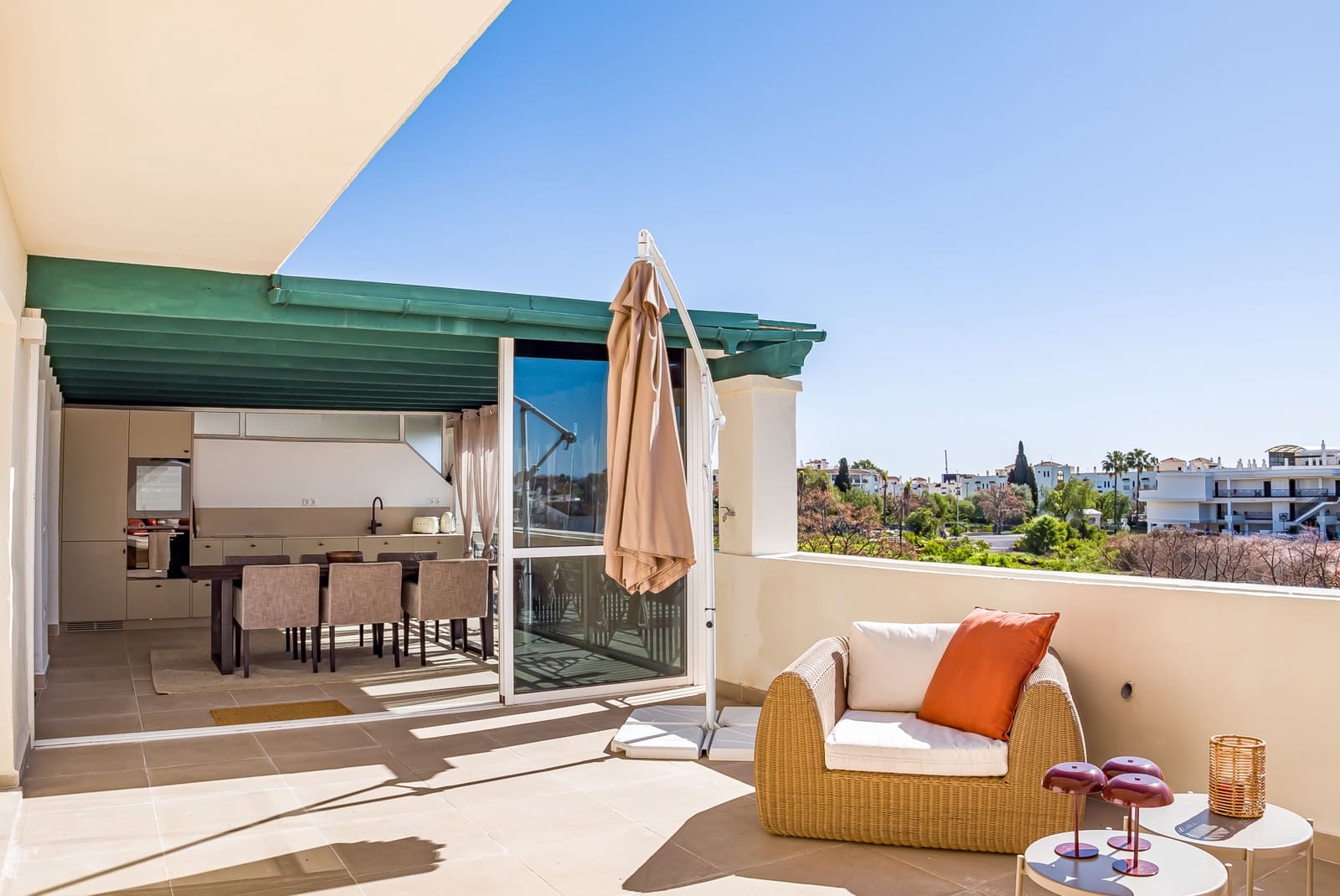 2 bedroom Penthouse for sale in Nueva Andalucia with pool garage - € 570,000 (Ref: 9625551)