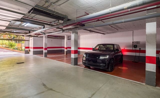 4 quarto Apartamento para venda em Nueva Andalucia, Marbella com piscina garagem - 895 000 € (Ref: 9629954)